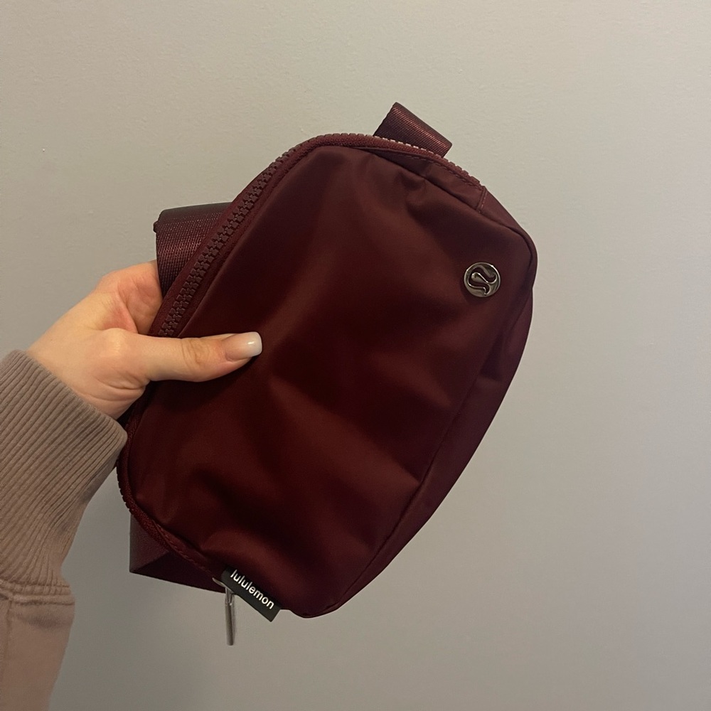 SOLD ✨Lululemon Everywhere belt bag 1L